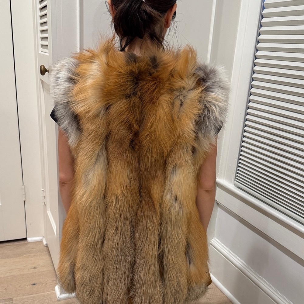 Real Fox Fur Vest in Brown and Gray - Picture 5 of 6